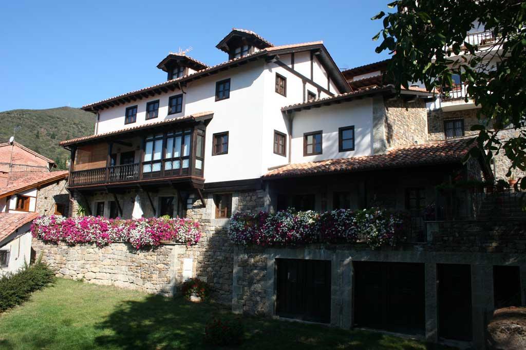 Apartamentos Casa De La Abuela Potes Exterior foto
